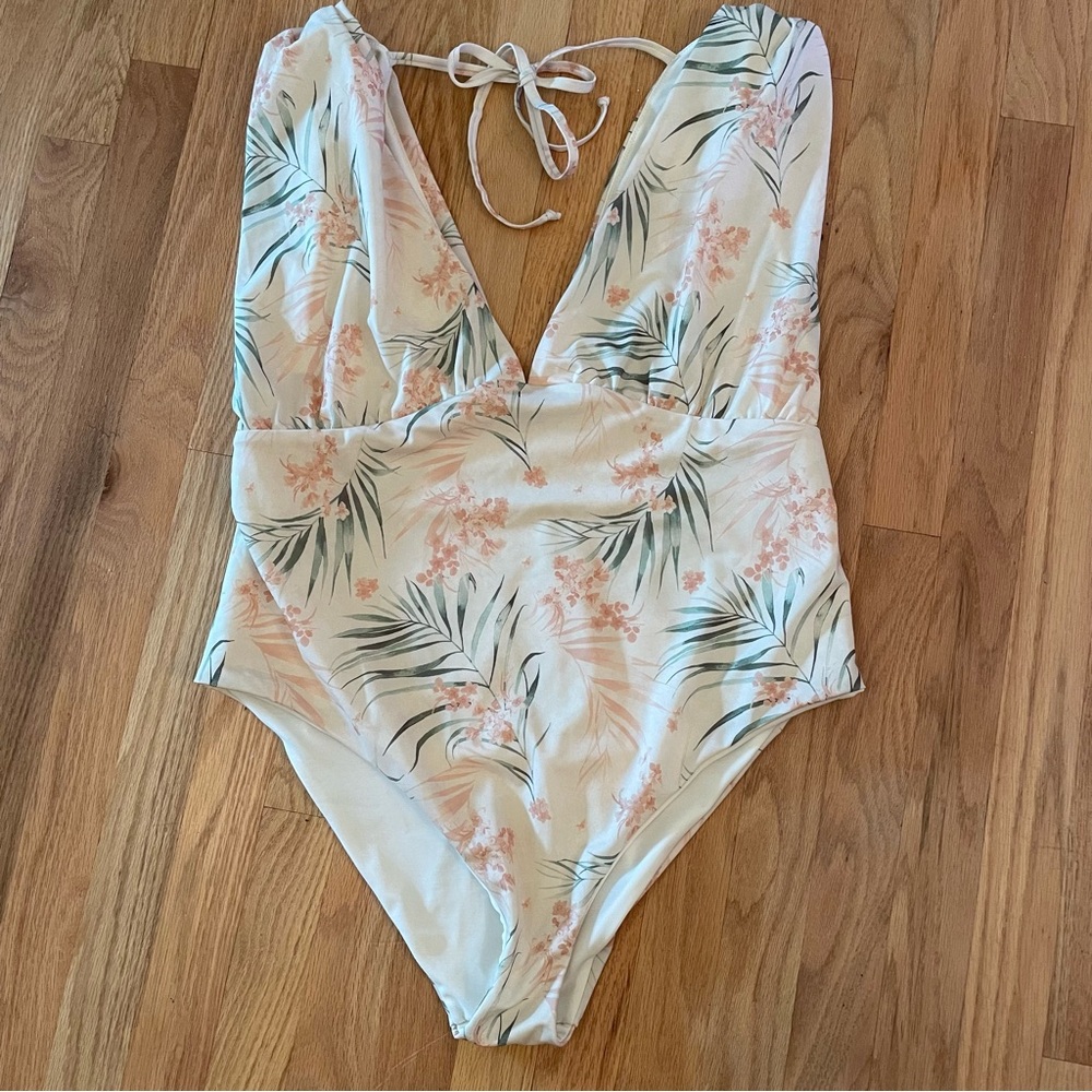 NWOT ASOS DESIGN Curve gathered plunge swimsuit in palm print size 16